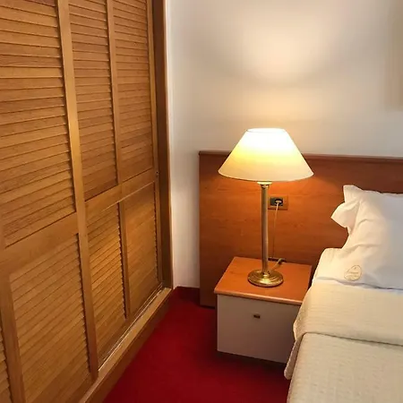 Chateau Linza Hotel 4*